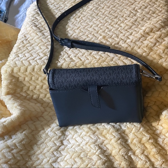 Michael Kors Black and Blue Crossbody Wallet - Picture 2 of 6